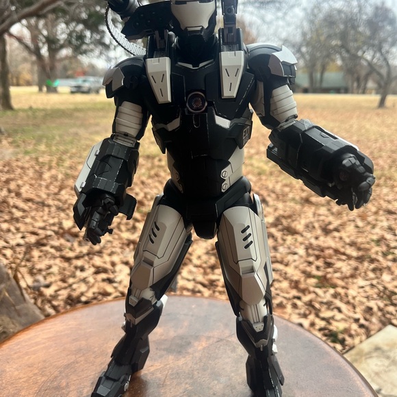 Hot Toys Iron Man 2 War Machine Special Edition - Picture 3 of 12